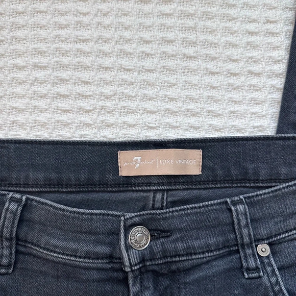 7 for all Mankind Black High Waisted Cropped Luxe Vintage Jeans Size 31 - Picture 3 of 9